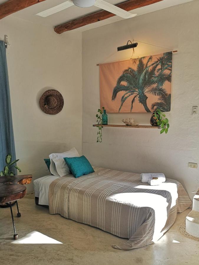 Вилла Casa Cacahuate Holbox-Casa Entera Con Jardin-Whole House With Garden Экстерьер фото